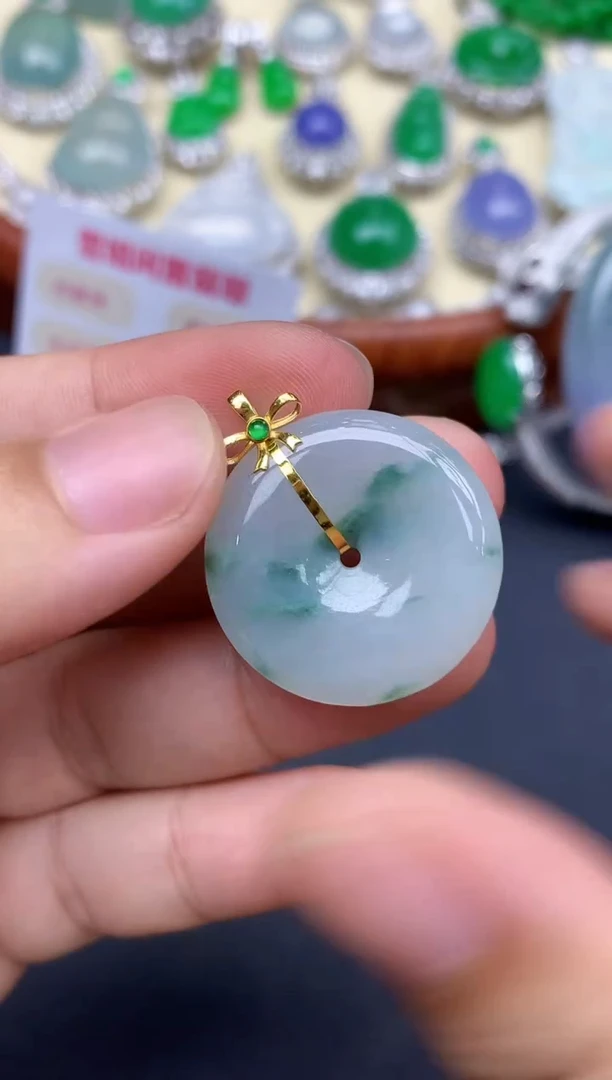 颈饰18K金镶嵌翡翠102-中国好珍宝