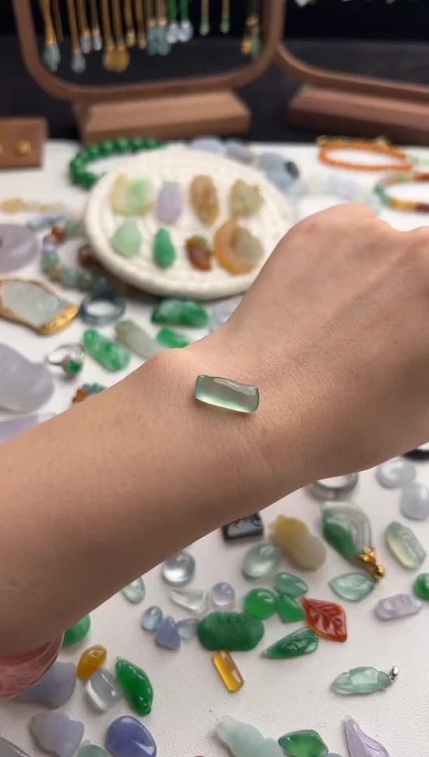 定制翡翠未镶嵌随行28000+1400