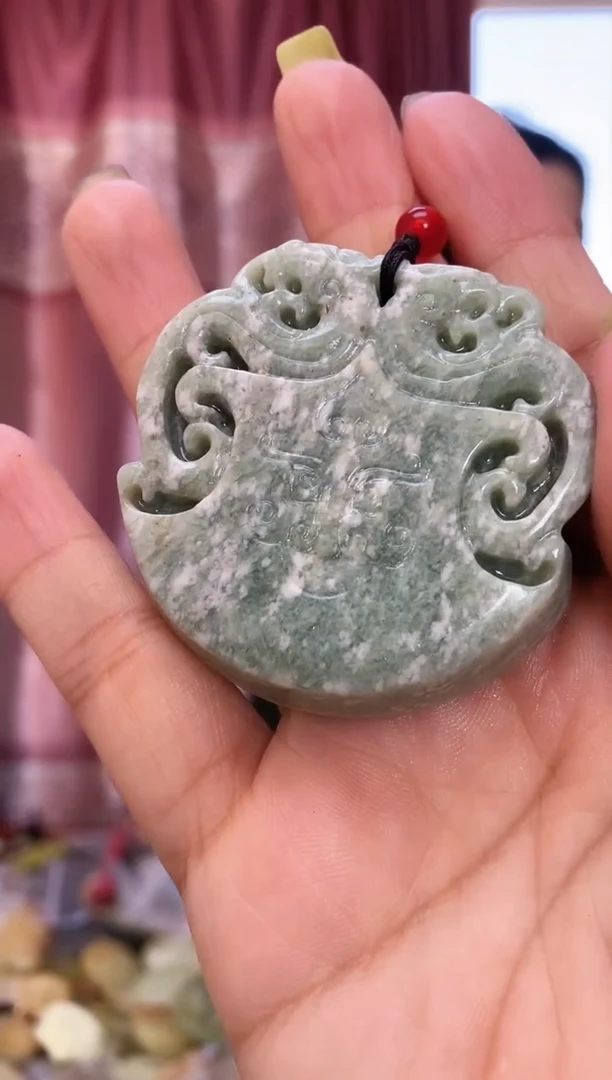 未镶嵌岫玉吊坠