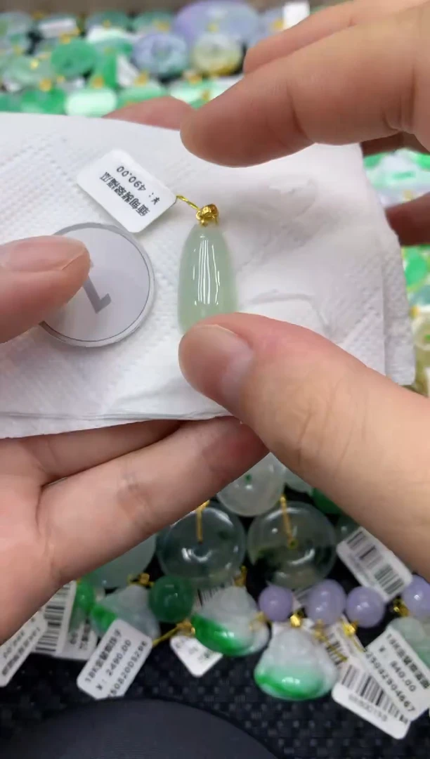 颈饰未镶嵌翡翠天然缅甸翡翠A货