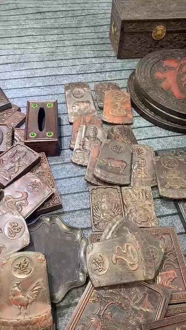 木紫檀雕刻一物一拍