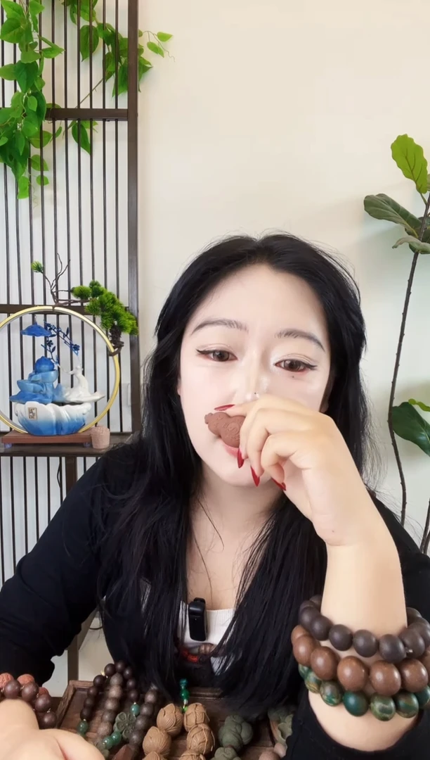 泥塑丹玫避疫葫芦一个