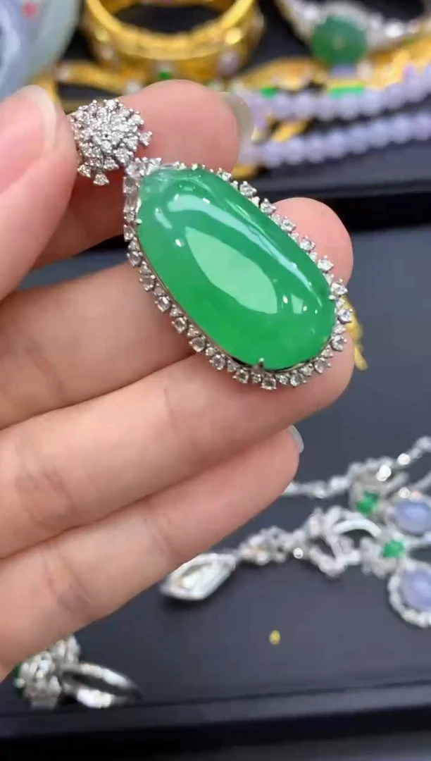 颈饰18K金镶嵌翡翠818-中国好珍宝