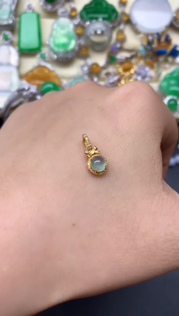 颈饰18K金镶嵌翡翠261-中国好珍宝