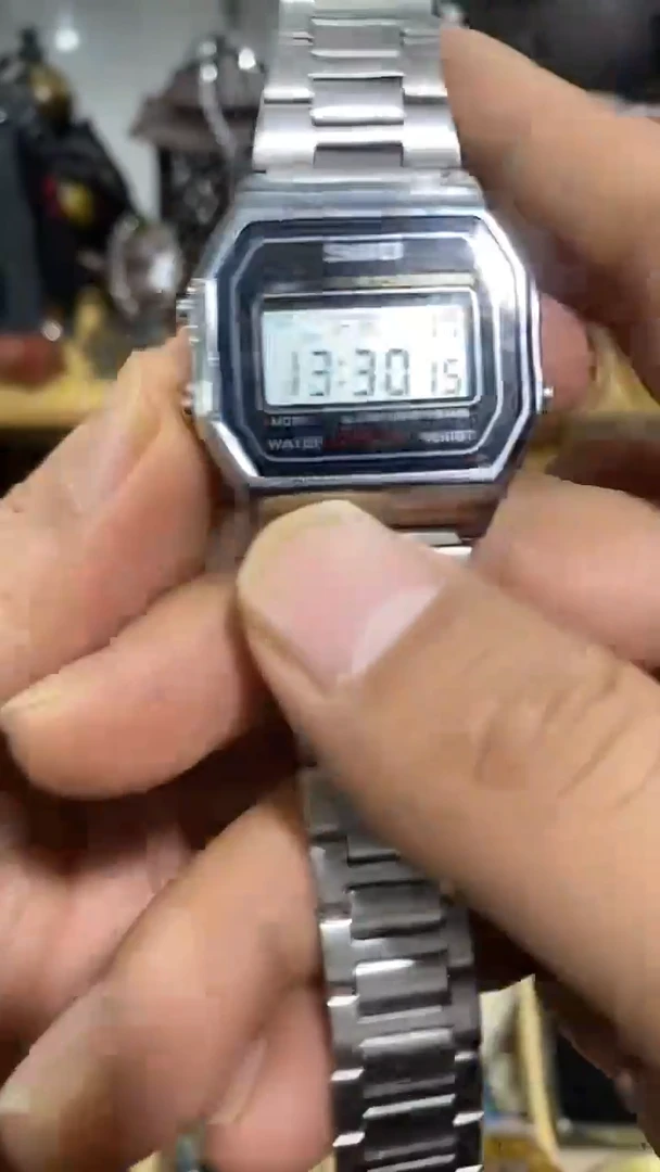 瓷片闪购商品  如图所示