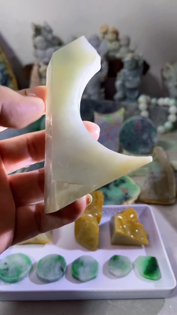 【闪购商品】翡翠吊坠(不含链)未镶嵌A307