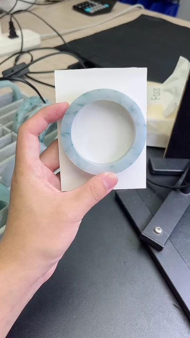 未镶嵌手镯定制翡翠吉**行定制