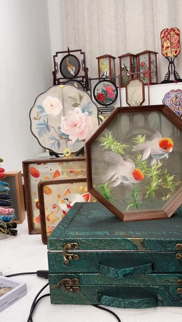 扇子苏绣作品手工摆台
