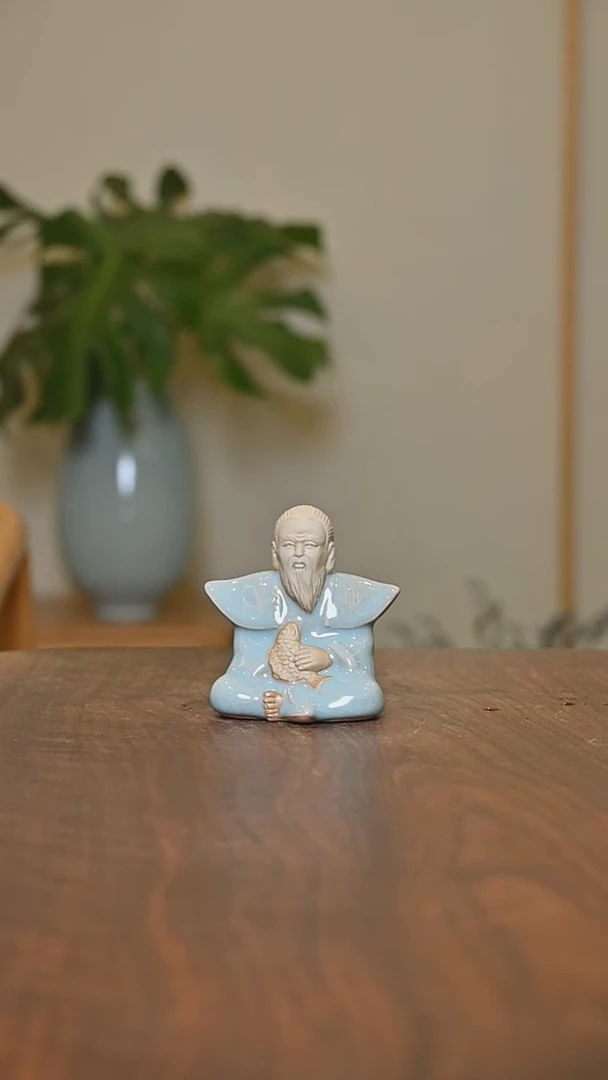 渔翁 天青 微瑕 无款