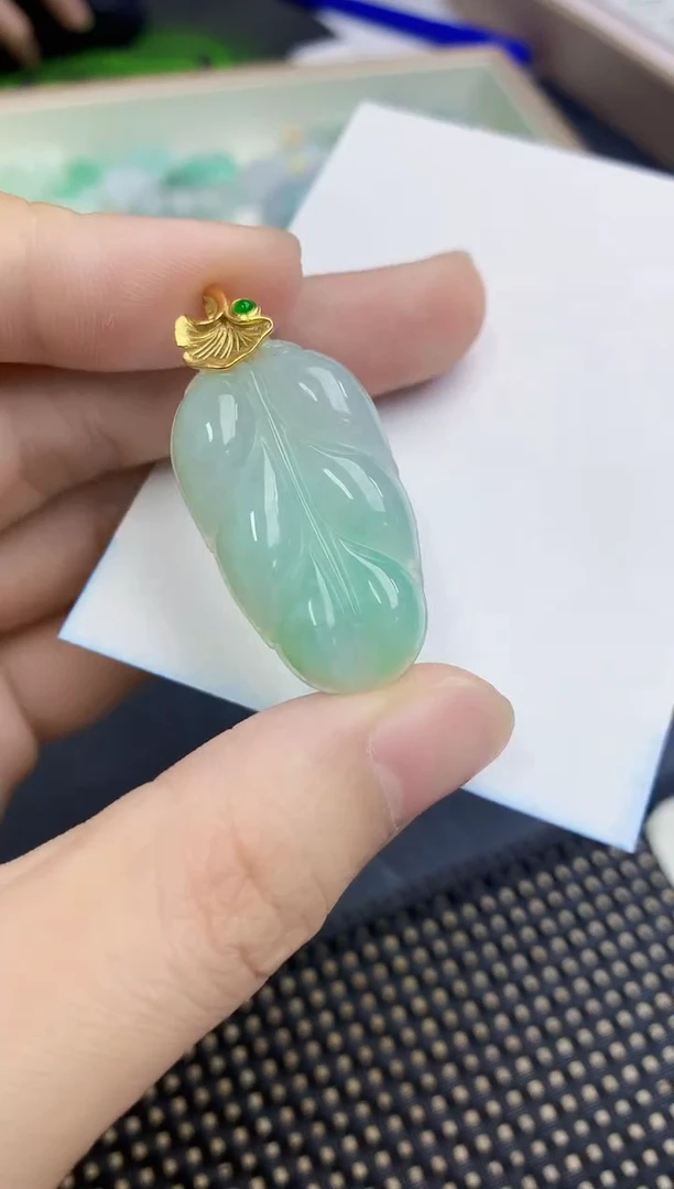 翡翠未镶嵌颈饰天然缅甸A货翡翠