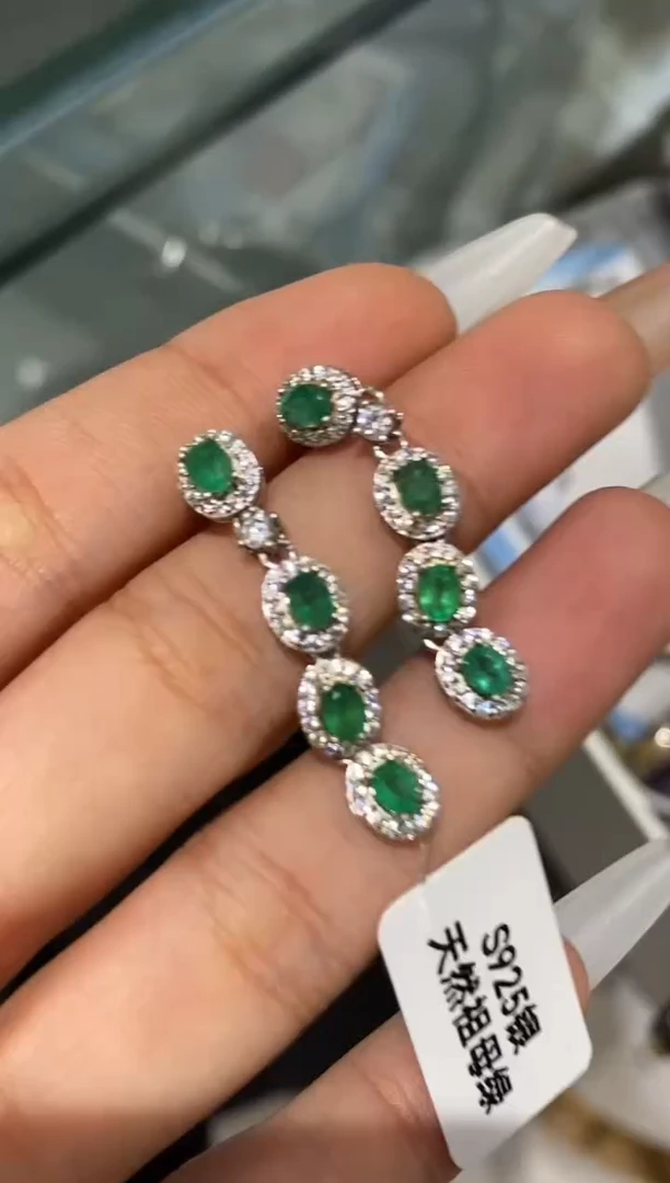 银S925镶嵌耳饰祖母绿耳钉