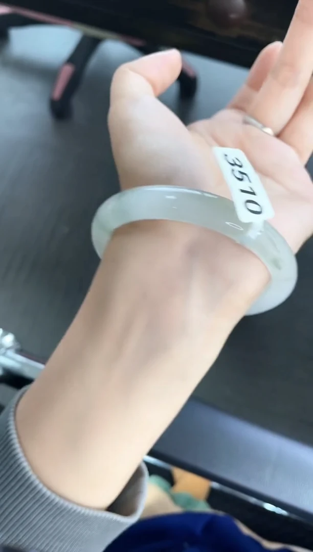 未镶嵌手镯石英质玉3510