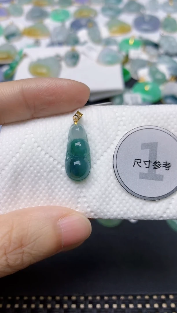 翡翠18K金镶嵌颈饰天然缅甸A货翡翠