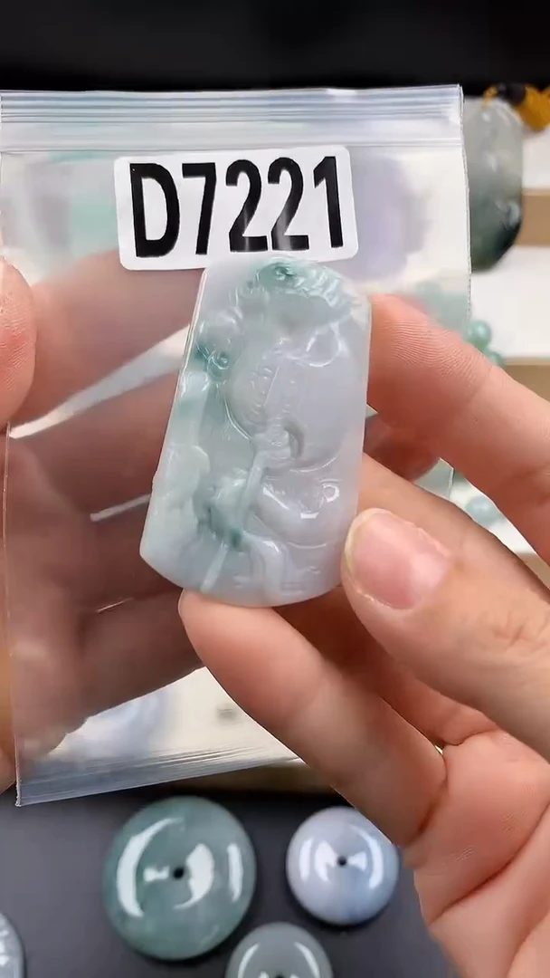 颈饰未镶嵌翡翠天然翡翠吊坠挂件