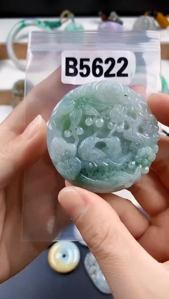 颈饰未镶嵌翡翠天然翡翠吊坠挂件