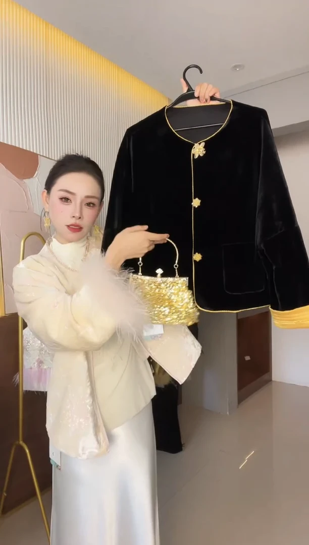 256632 黑色金袖 M 85-110