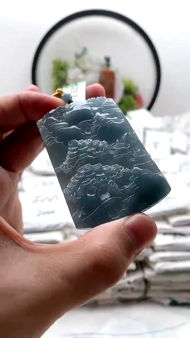 颈饰未镶嵌翡翠山水牌