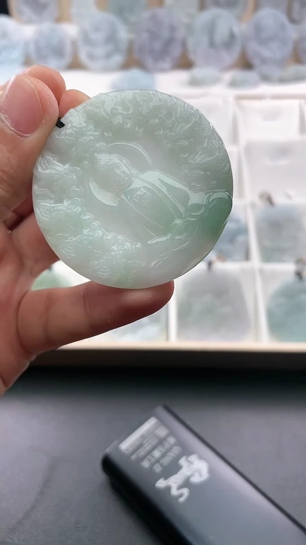 翡翠未镶嵌颈饰..../6/5/ 623