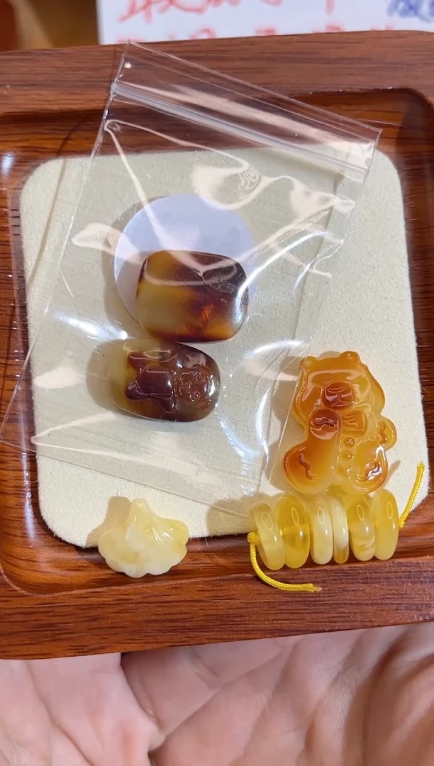 【闪购商品】蜜蜡裸石未镶嵌配件套装