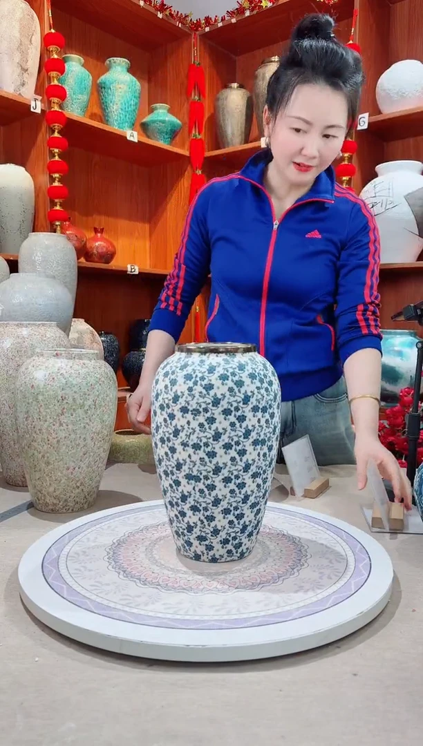 【闪购商品】瓶陶瓷花瓶 无花 白底小兰花中号