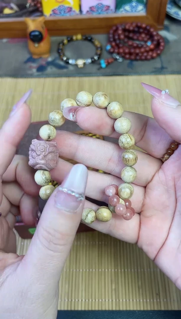 非洲檀香手串/手链菩提木质玉石手串/多发性其一/不带盒子