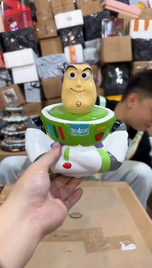 瓷片巴斯半身收纳罐