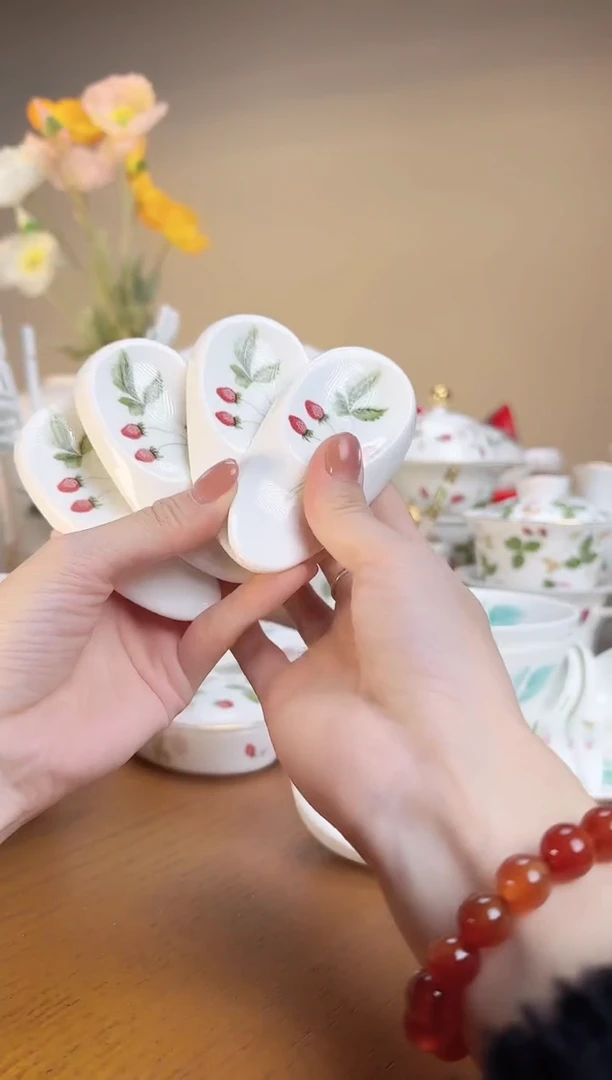 【闪购商品】高骨瓷筷置4个高骨瓷筷置4个