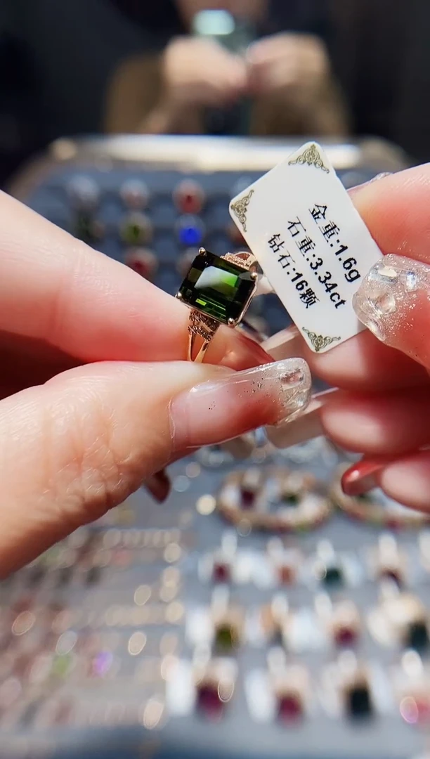 18K金镶嵌戒指碧玺3.34