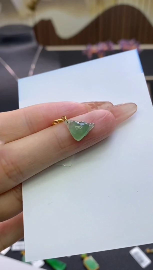 【闪购商品】翡翠颈饰18K金镶嵌净货11986