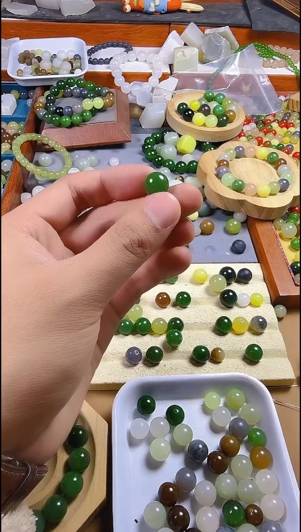 未镶嵌手链和田玉卡12俄罗斯碧玉散珠有老红皮黑点