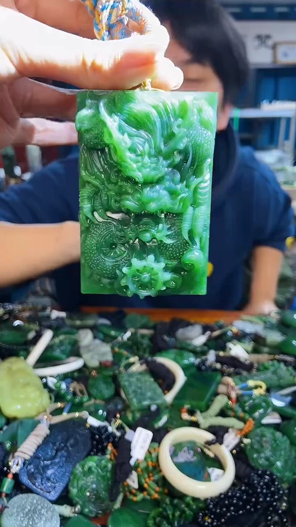 未镶嵌和田玉挂件1