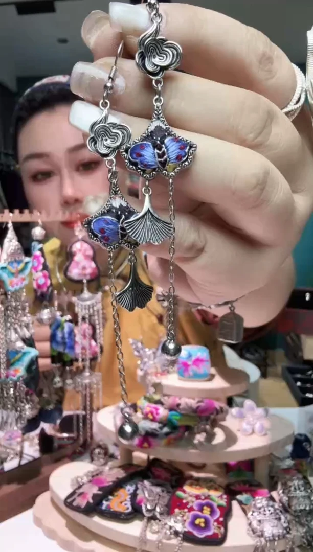 刺绣纯手工苗绣非遗耳环