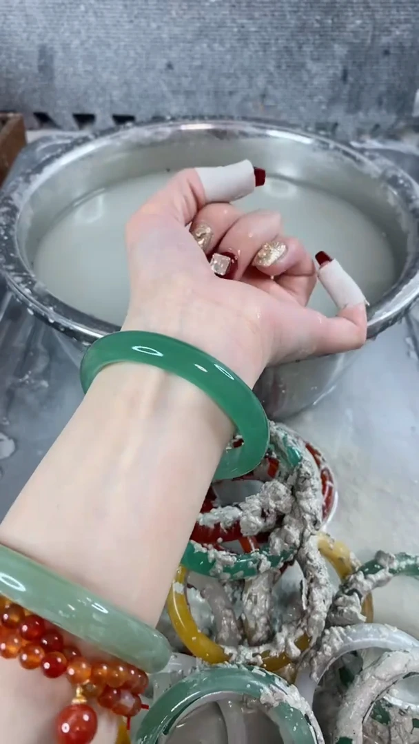 【闪购商品】石英质玉手镯未镶嵌5960+406