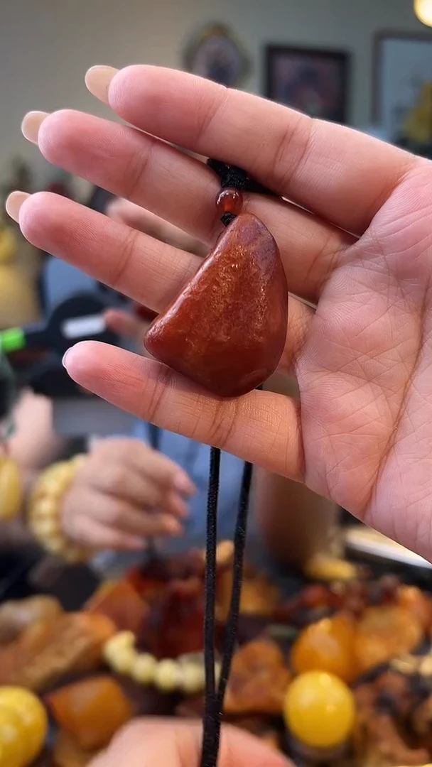 琥珀颈饰未镶嵌吊坠