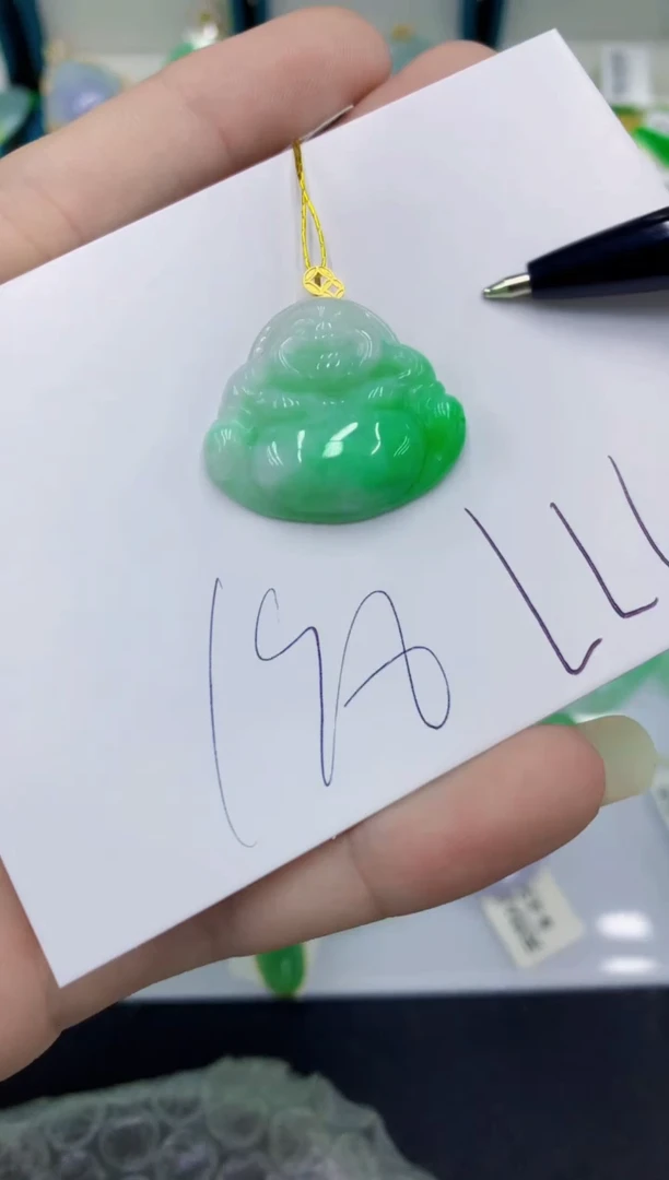 翡翠18K金镶嵌颈饰翡翠