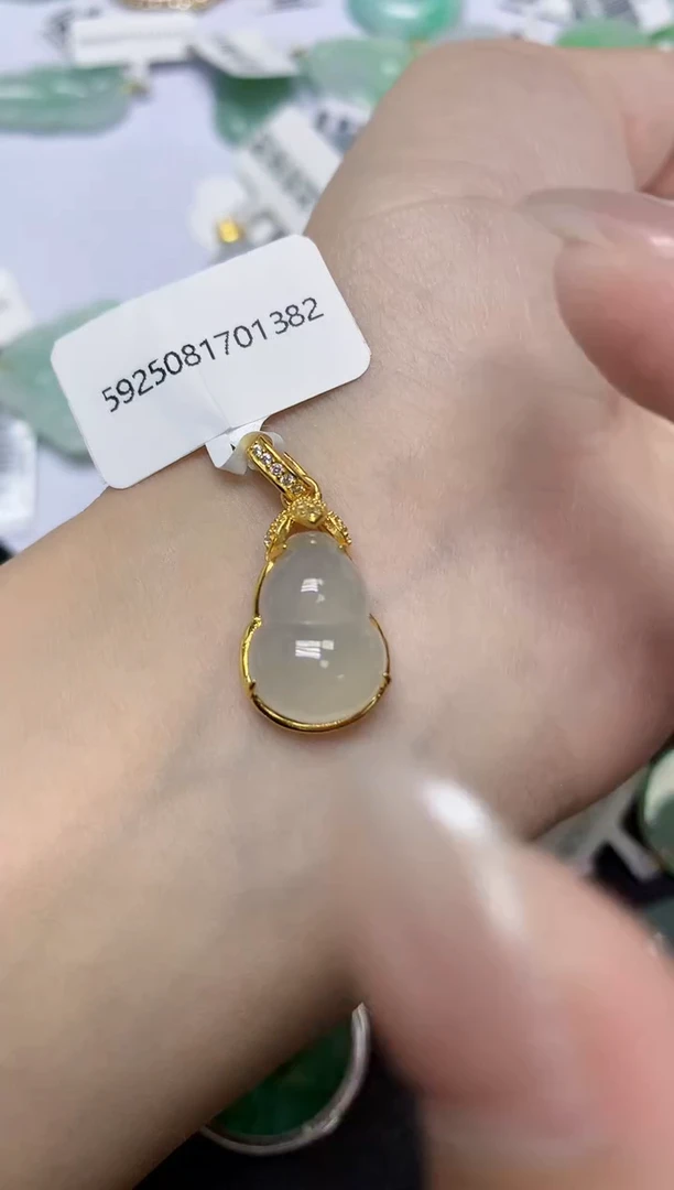 颈饰未镶嵌翡翠天然缅甸翡翠A货百元以上9元证书费自理