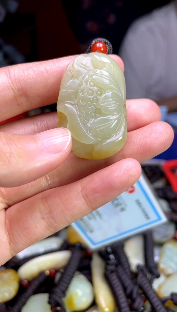 和田玉未镶嵌颈饰1