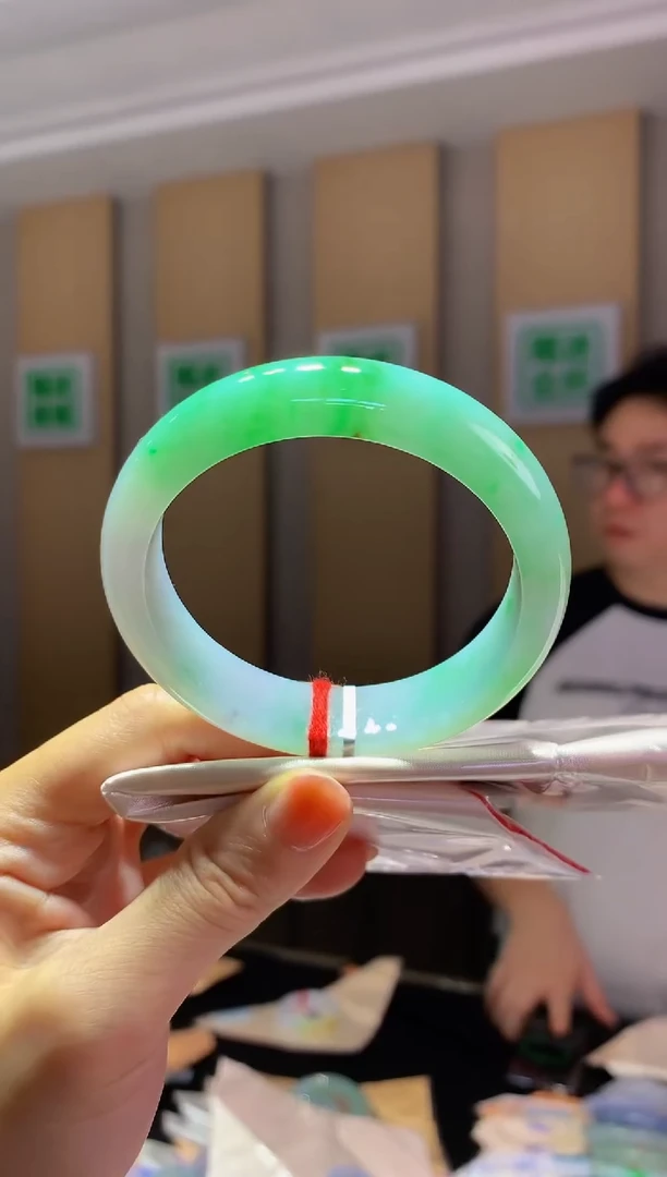 未镶嵌手镯翡翠-Q33 圈口56.4 全款8万 定金2万