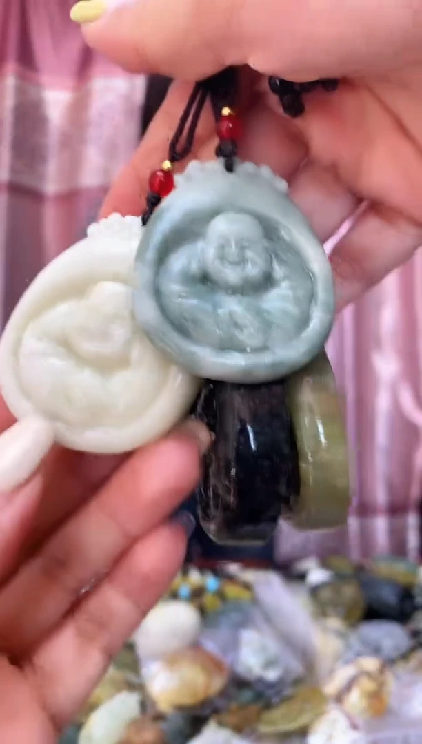 未镶嵌岫玉吊坠多样性发其中之一  挂坠