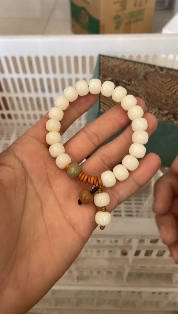 无运费险有瑕疵的摄影的产品有使用过的痕迹有点脏介意勿拍
