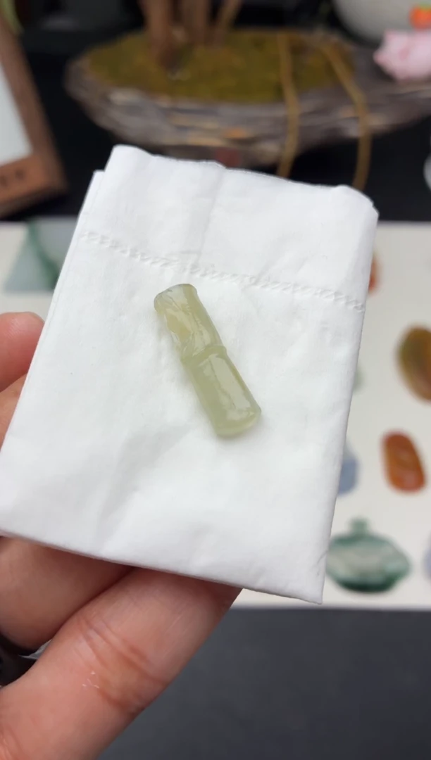 未镶嵌定制翡翠