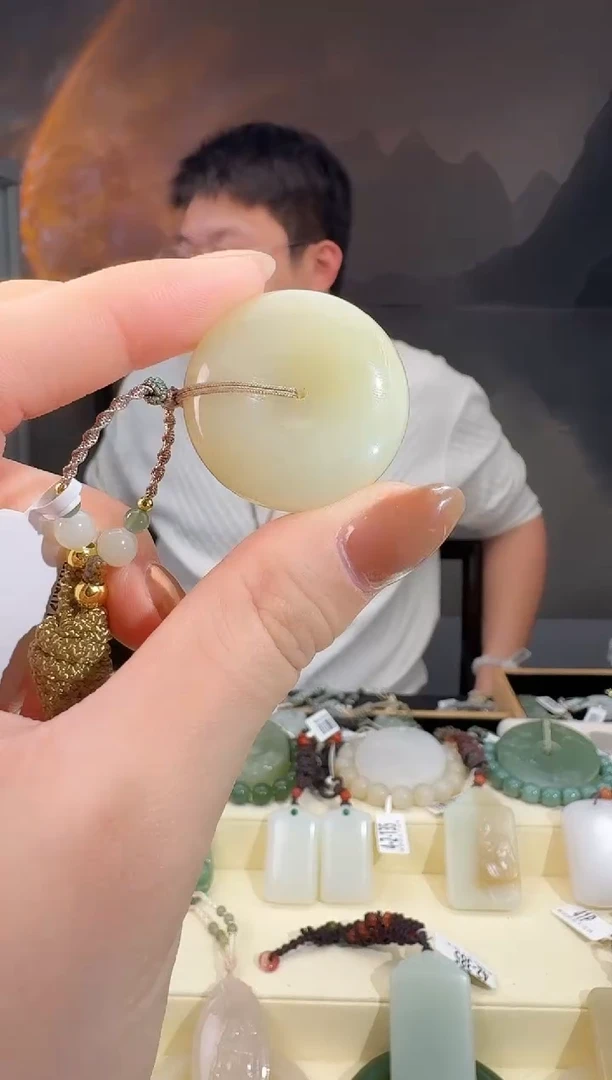 颈饰未镶嵌和田玉平安扣多样性发其一