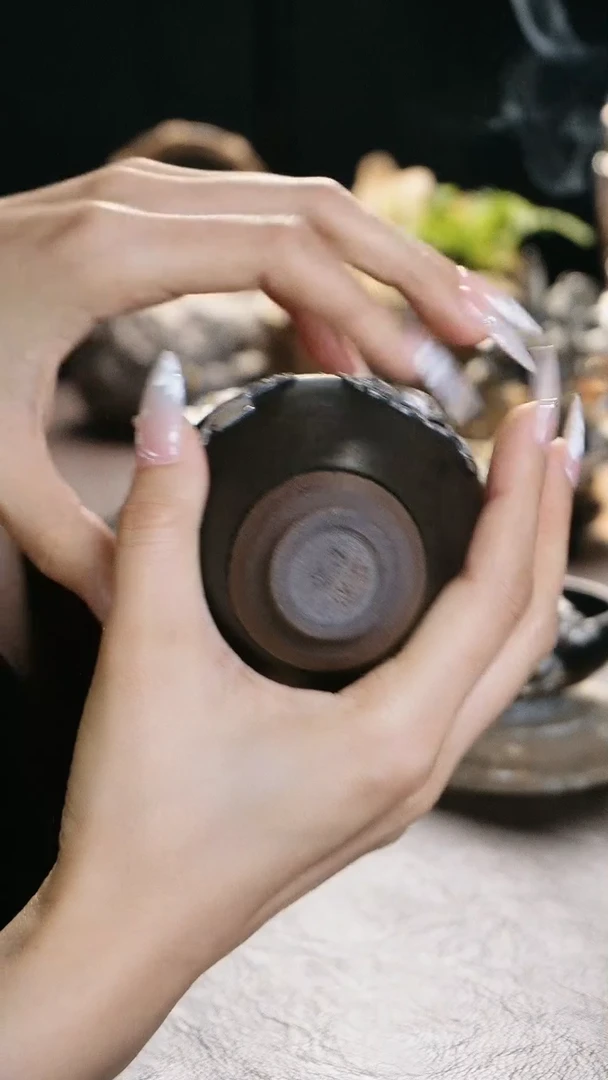 【闪购商品】境秋黑陶龙饮主人杯