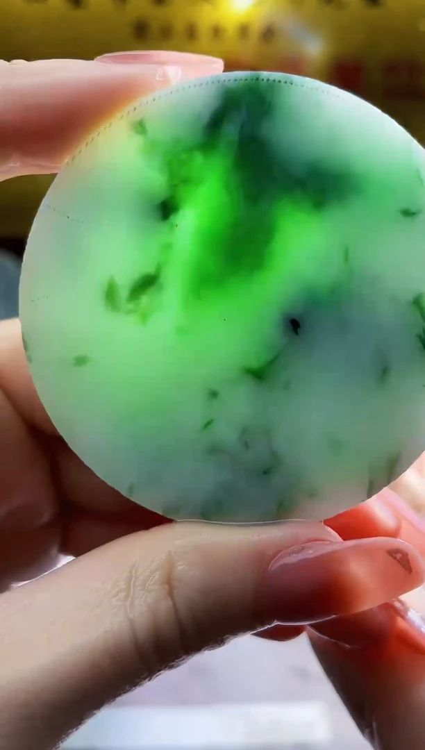 翡翠挂件未镶嵌小梦50