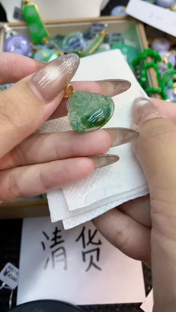 颈饰未镶嵌翡翠1