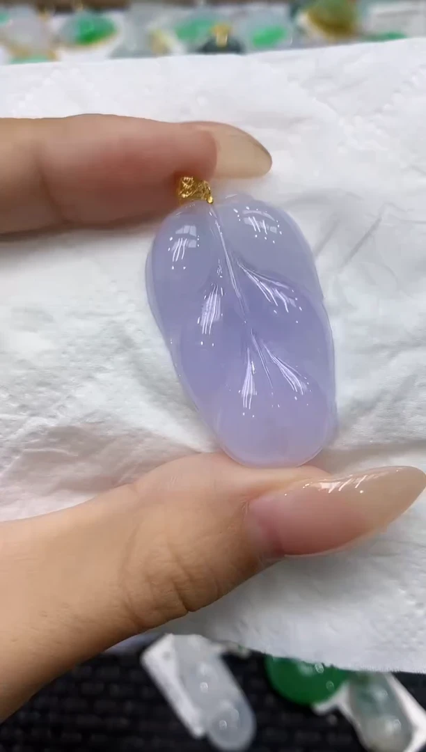 颈饰18K金镶嵌翡翠111111111111