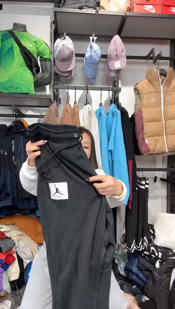 1567编码 瑕疵款直播间过款为准 尺码    身高  L