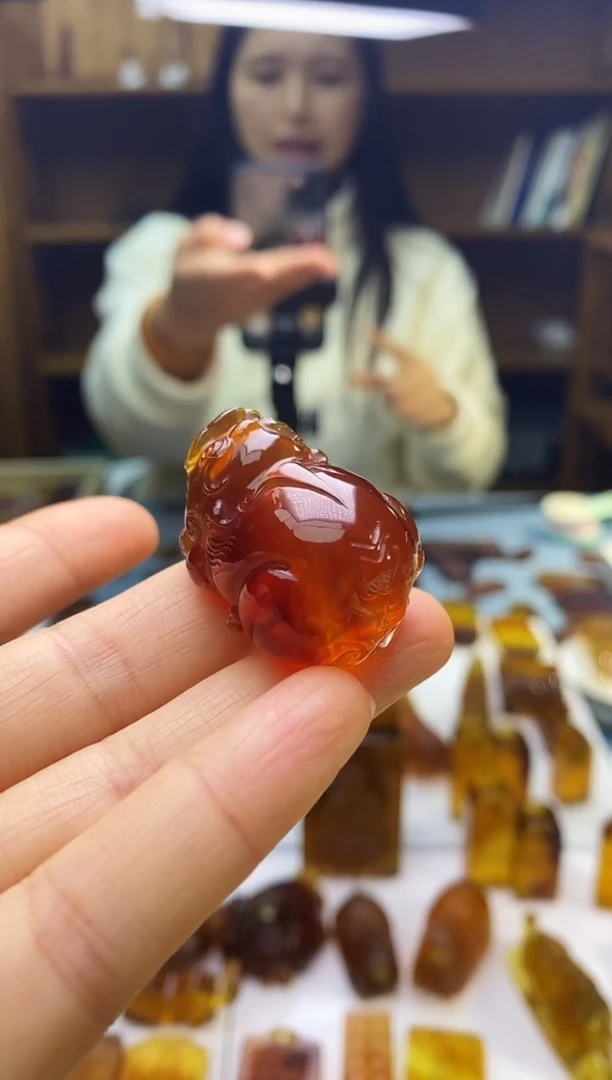 琥珀颈饰未镶嵌SN80-18（貔貅）