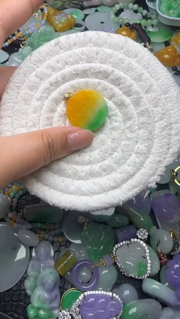 颈饰未镶嵌翡翠缅甸翡翠吊坠