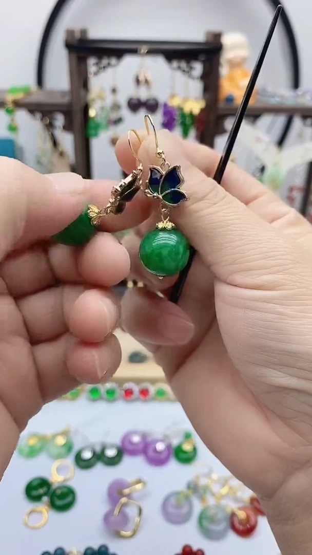 14K金镶嵌石英质玉（天山翠）耳饰108